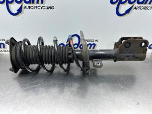 Gebruikte Schokdemperpoot links-voor Peugeot 308 SW (L4/L9/LC/LJ/LR) 1.6 BlueHDi 120 Prijs € 75,00 Margeregeling aangeboden door Gebr Opdam B.V.