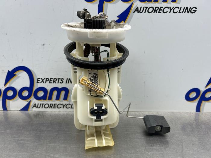 Gebruikte Benzinepomp BMW 3 serie Compact (E46/5) 316ti 16V Prijs € 70,00 Margeregeling aangeboden door Gebr Opdam B.V.