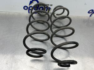 Gebruikte Veerschroef achter Peugeot 308 SW (L4/L9/LC/LJ/LR) 1.6 BlueHDi 120 Prijs € 50,00 Margeregeling aangeboden door Gebr Opdam B.V.