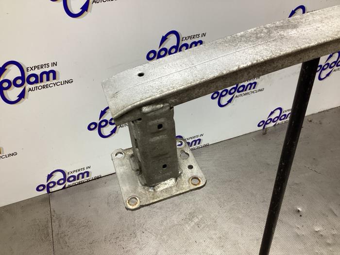 Bumperframe achter van een Peugeot 308 SW (L4/L9/LC/LJ/LR) 1.6 BlueHDi 120 2015