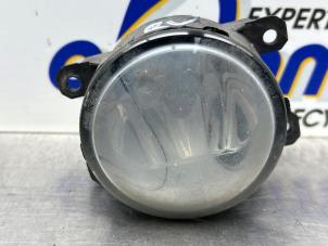 Gebruikte Mistlamp rechts-voor Peugeot 308 SW (L4/L9/LC/LJ/LR) 1.6 BlueHDi 120 Prijs € 20,00 Margeregeling aangeboden door Gebr Opdam B.V.