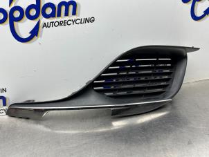 Gebruikte Bumper Rooster Peugeot 308 SW (L4/L9/LC/LJ/LR) 1.6 BlueHDi 120 Prijs € 35,00 Margeregeling aangeboden door Gebr Opdam B.V.