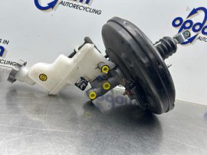 Gebruikte Rembekrachtiger Kia Rio III (UB) 1.2 CVVT 16V Prijs € 100,00 Margeregeling aangeboden door Gebr Opdam B.V.