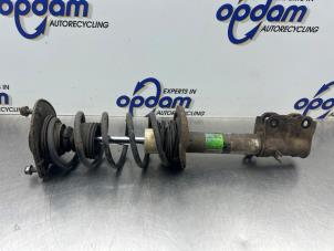 Gebruikte Mac Phersonpoot rechts-voor Mitsubishi Colt (Z2/Z3) 1.3 16V Prijs € 50,00 Margeregeling aangeboden door Gebr Opdam B.V.