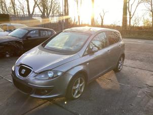 Gebruikte Wielophanging links-voor Seat Altea (5P1) 2.0 FSI 16V Prijs op aanvraag aangeboden door Gebr Opdam B.V.