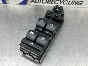 Gebruikte Ruit schakelaar elektrisch BMW 5 serie Touring (E61) 525i 24V Prijs € 50,00 Margeregeling aangeboden door Gebr Opdam B.V.