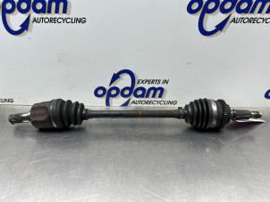 Gebruikte Aandrijfas links-voor Kia Picanto (BA) 1.0 12V Prijs € 75,00 Margeregeling aangeboden door Gebr Opdam B.V.