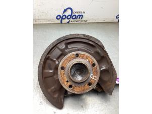 Gebruikte Asschenkel rechts-achter Mercedes B (W246) 1.6 B-180 BlueEFFICIENCY Turbo 16V Prijs € 75,00 Margeregeling aangeboden door Gebr Opdam B.V.