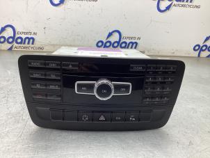 Gebruikte Radio CD Speler Mercedes B (W246) 1.6 B-180 BlueEFFICIENCY Turbo 16V Prijs € 150,00 Margeregeling aangeboden door Gebr Opdam B.V.