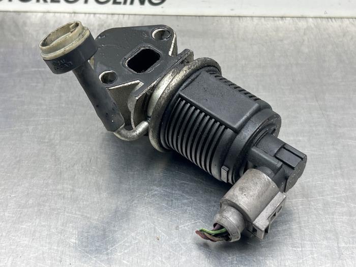 Gebruikte Uitlaat gasklep (EGR) Volkswagen Polo IV (9N1/2/3) 1.4 16V Prijs € 30,00 Margeregeling aangeboden door Gebr Opdam B.V.