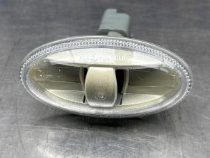 Gebruikte Pinker links Peugeot 108 1.2 VTi 12V Prijs € 15,00 Margeregeling aangeboden door Gebr Opdam B.V.