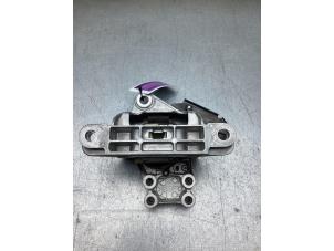 Gebruikte Motorsteun Volvo XC40 (XZ) 1.5 T5 Plug-in Hybrid 16V Prijs € 65,00 Margeregeling aangeboden door Gebr Opdam B.V.