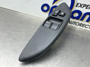 Gebruikte Schakelaar Elektrisch Raam Toyota Yaris (P1) 1.3 16V VVT-i Prijs € 35,00 Margeregeling aangeboden door Gebr Opdam B.V.