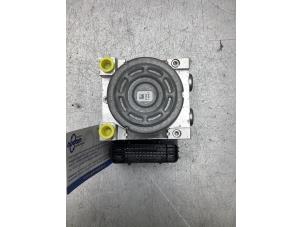 Gebruikte ABS Pomp Ford Mondeo V Wagon 1.5 EcoBoost 16V Prijs € 300,00 Margeregeling aangeboden door Gebr Opdam B.V.