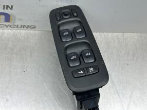 Gebruikte Ruit schakelaar elektrisch Volvo S60 I (RS/HV) 2.4 D5 20V Prijs € 40,00 Margeregeling aangeboden door Gebr Opdam B.V.