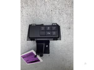 Gebruikte PDC Schakelaar Mazda CX-3 (DJ/DK) 2.0 SkyActiv-G 121 Prijs € 35,00 Margeregeling aangeboden door Gebr Opdam B.V.