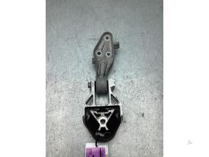 Gebruikte Motorsteun Volvo XC40 (XZ) 1.5 T5 Plug-in Hybrid 16V Prijs op aanvraag aangeboden door Gebr Opdam B.V.