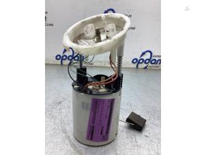 Gebruikte Benzinepomp BMW 1 serie (E87/87N) 116i 1.6 16V Prijs € 70,00 Margeregeling aangeboden door Gebr Opdam B.V.