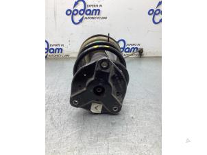 Gebruikte Veerpoot rechts-voor Mercedes Vito Mixto (447.7) 2.2 119 CDI 16V BlueTEC Prijs € 200,00 Margeregeling aangeboden door Gebr Opdam B.V.