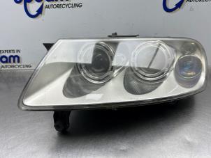 Gebruikte Koplamp links Volkswagen Touareg (7LA/7L6) 2.5 TDI R5 Prijs € 350,00 Margeregeling aangeboden door Gebr Opdam B.V.