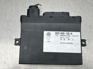 Gebruikte Deur module Volkswagen Touareg (7LA/7L6) 2.5 TDI R5 Prijs € 125,00 Margeregeling aangeboden door Gebr Opdam B.V.