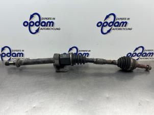 Gebruikte Aandrijfas rechts-voor Toyota Avensis Wagon (T25/B1E) 2.0 16V VVT-i D4 Prijs € 50,00 Margeregeling aangeboden door Gebr Opdam B.V.