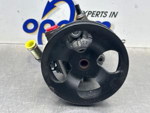 Gebruikte Stuurpomp Toyota Avensis Wagon (T25/B1E) 2.0 16V VVT-i D4 Prijs € 75,00 Margeregeling aangeboden door Gebr Opdam B.V.