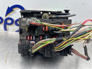 Gebruikte Zekeringkast Peugeot 307 SW (3H) 1.6 16V Prijs € 250,00 Margeregeling aangeboden door Gebr Opdam B.V.