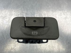 Gebruikte Handrem schakelaar Renault Scénic II (JM) 1.6 16V Prijs € 35,00 Margeregeling aangeboden door Gebr Opdam B.V.