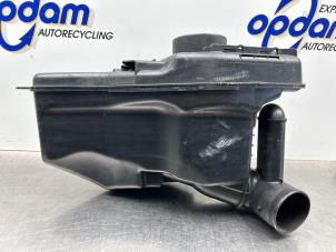 Gebruikte Resonantiehuis Peugeot 3008 I (0U/HU) 1.6 VTI 16V Prijs € 35,00 Margeregeling aangeboden door Gebr Opdam B.V.