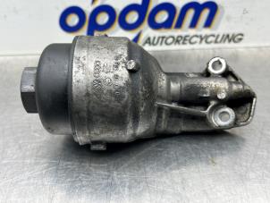 Gebruikte Oliefilterhuis Volkswagen Polo V (6R) 1.2 12V Prijs € 35,00 Margeregeling aangeboden door Gebr Opdam B.V.