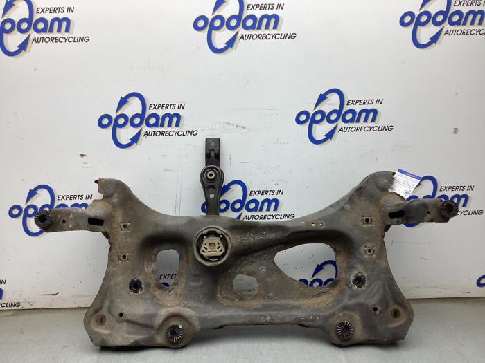 Gebruikte Subframe Volkswagen Golf VII (AUA) 1.6 TDI BlueMotion 16V Prijs € 100,00 Margeregeling aangeboden door Gebr Opdam B.V.