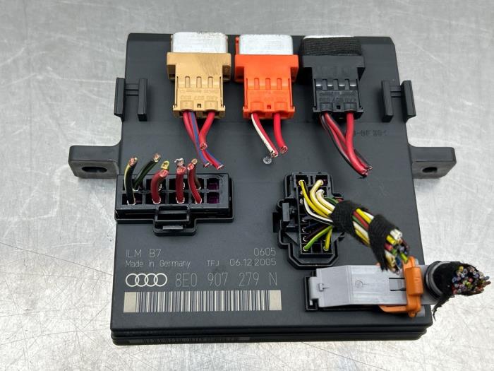 Gebruikte Bodycontrol Module Audi A4 Cabrio (B7) 2.0 TFSI 20V Prijs € 100,00 Margeregeling aangeboden door Gebr Opdam B.V.