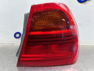 Gebruikte Achterlicht rechts BMW 3 serie (E90) 318i 16V Prijs € 40,00 Margeregeling aangeboden door Gebr Opdam B.V.