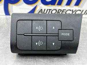 Gebruikte Schakelaar Koplamp Ihv Citroen Jumper (U9) 3.0 HDi 180 Euro 5 Prijs € 20,00 Margeregeling aangeboden door Gebr Opdam B.V.