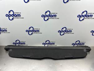 Gebruikte Bagageruimte Dekzeil Peugeot 307 SW (3H) 1.6 HDi 16V Prijs € 50,00 Margeregeling aangeboden door Gebr Opdam B.V.