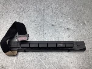 Gebruikte Start/Stop schakelaar BMW 1 serie (E81) 116i 1.6 16V Prijs € 20,00 Margeregeling aangeboden door Gebr Opdam B.V.