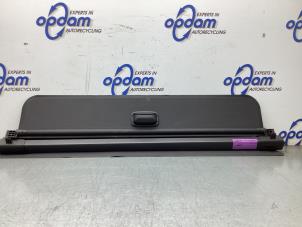 Gebruikte Dekzeil Bagageruimte Ford Kuga II (DM2) 1.5 EcoBoost 16V 150 Prijs € 150,00 Margeregeling aangeboden door Gebr Opdam B.V.