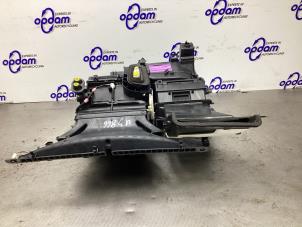 Gebruikte Kachelhuis Toyota Yaris III (P13) 1.5 16V Hybrid Prijs € 275,00 Margeregeling aangeboden door Gebr Opdam B.V.