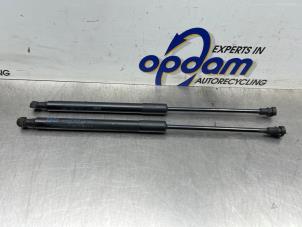 Gasveren Achterklep Kofferbak Voor Toyota Voor Yaris 2006-2011 Achterklep Boot Gasveren Stutten Shock Lift Ondersteunt Rod Arm Bar Kit 689500W391 689600D012 Gasveerveren