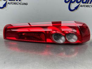 Gebruikte Achterlicht rechts Ford Fiesta 5 (JD/JH) 1.25 16V Prijs € 25,00 Margeregeling aangeboden door Gebr Opdam B.V.