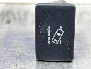 Gebruikte Schakelaar (diversen) Toyota Yaris III (P13) 1.5 16V Hybrid Prijs € 15,00 Margeregeling aangeboden door Gebr Opdam B.V.