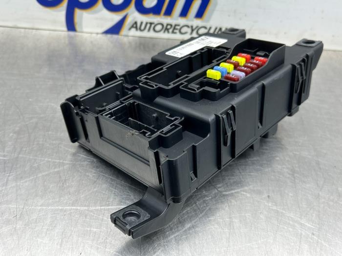 Computer Body Control van een Opel Corsa D 1.4 16V Twinport 2011