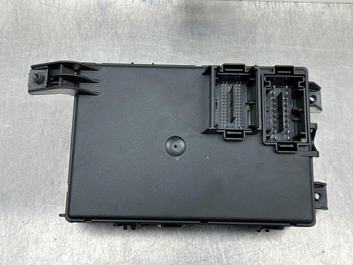 Computer Body Control van een Opel Corsa D 1.4 16V Twinport 2011