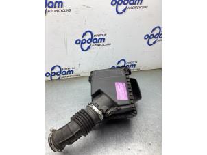 Gebruikte Luchtfilterhuis Ford Focus 4 Wagon 1.0 Ti-VCT EcoBoost 12V 125 Prijs € 50,00 Margeregeling aangeboden door Gebr Opdam B.V.