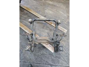 Gebruikte Subframe Volkswagen Transporter T5 2.5 TDi PF Prijs € 200,00 Margeregeling aangeboden door Gebr Opdam B.V.