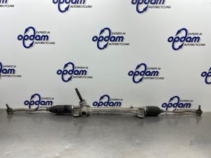 Gebruikte Stuurhuis Toyota Yaris III (P13) 1.5 16V Hybrid Prijs € 125,00 Margeregeling aangeboden door Gebr Opdam B.V.