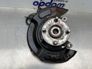 Gebruikte Fusee rechts-voor Toyota Yaris III (P13) 1.5 16V Hybrid Prijs € 50,00 Margeregeling aangeboden door Gebr Opdam B.V.