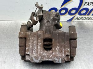 Gebruikte Remklauw (Tang) rechts-achter Toyota Yaris III (P13) 1.5 16V Hybrid Prijs € 50,00 Margeregeling aangeboden door Gebr Opdam B.V.