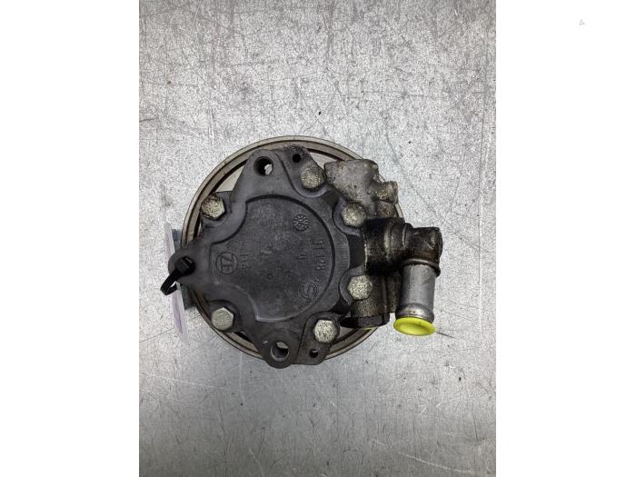 Używane Pomp Servo Audi A6 Avant (C6) Cena € 75,00 Procedura marży oferowane przez Gebr Opdam B.V.